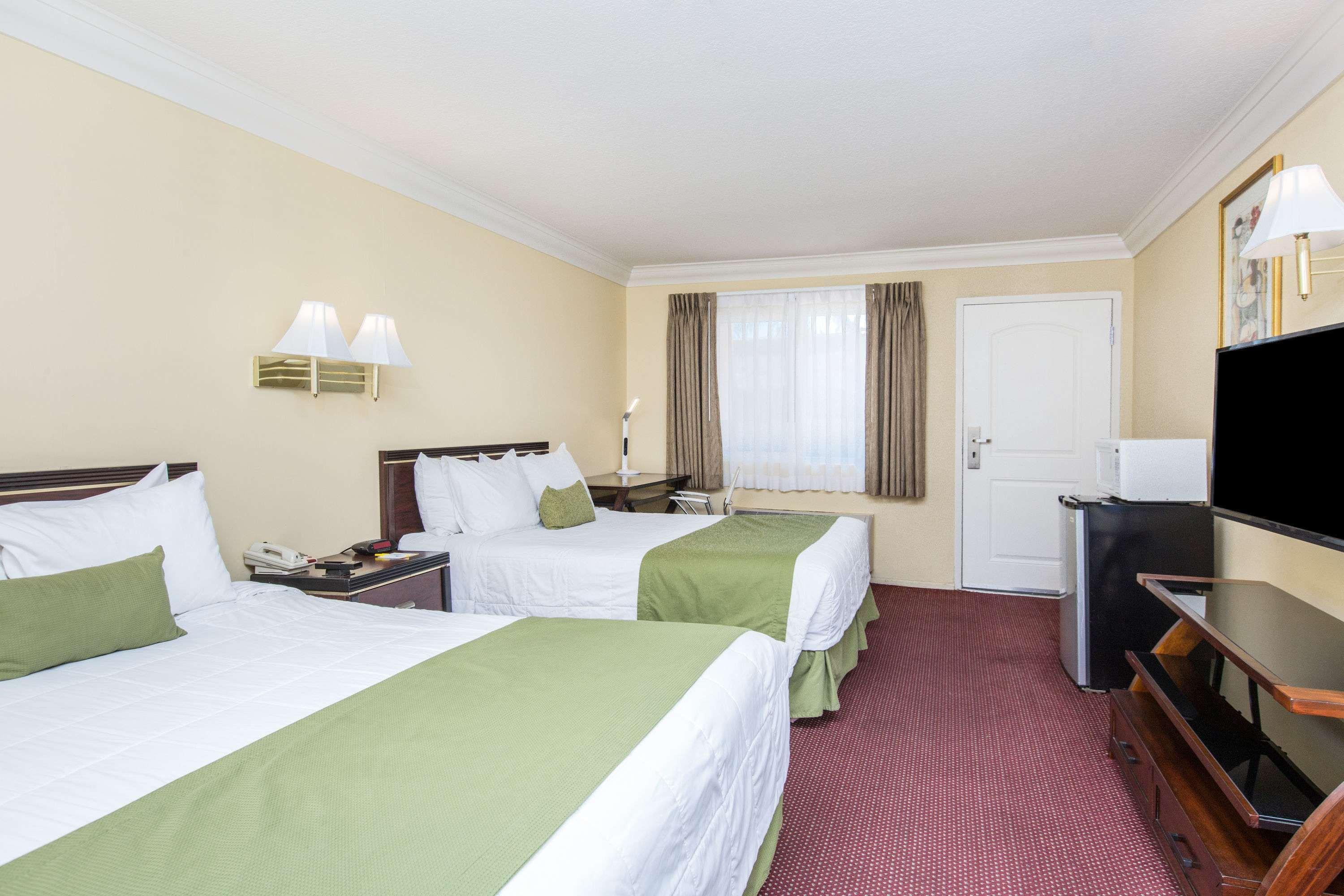 Days By Wyndham Near Of Hope Hotel *